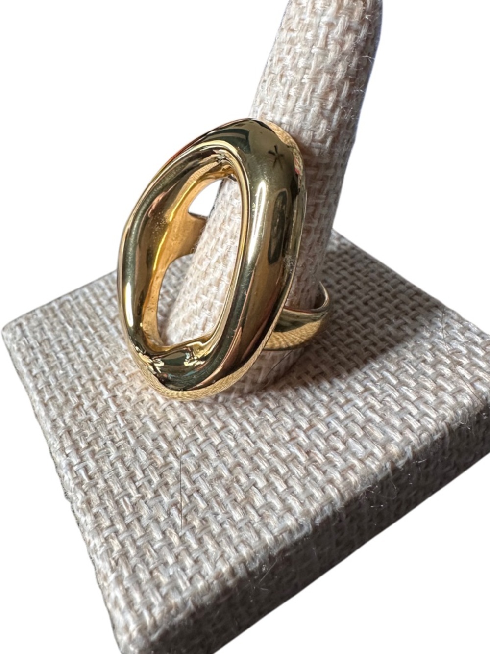 Gold Abstract Oval Statement Ring - Picture 2 of 4